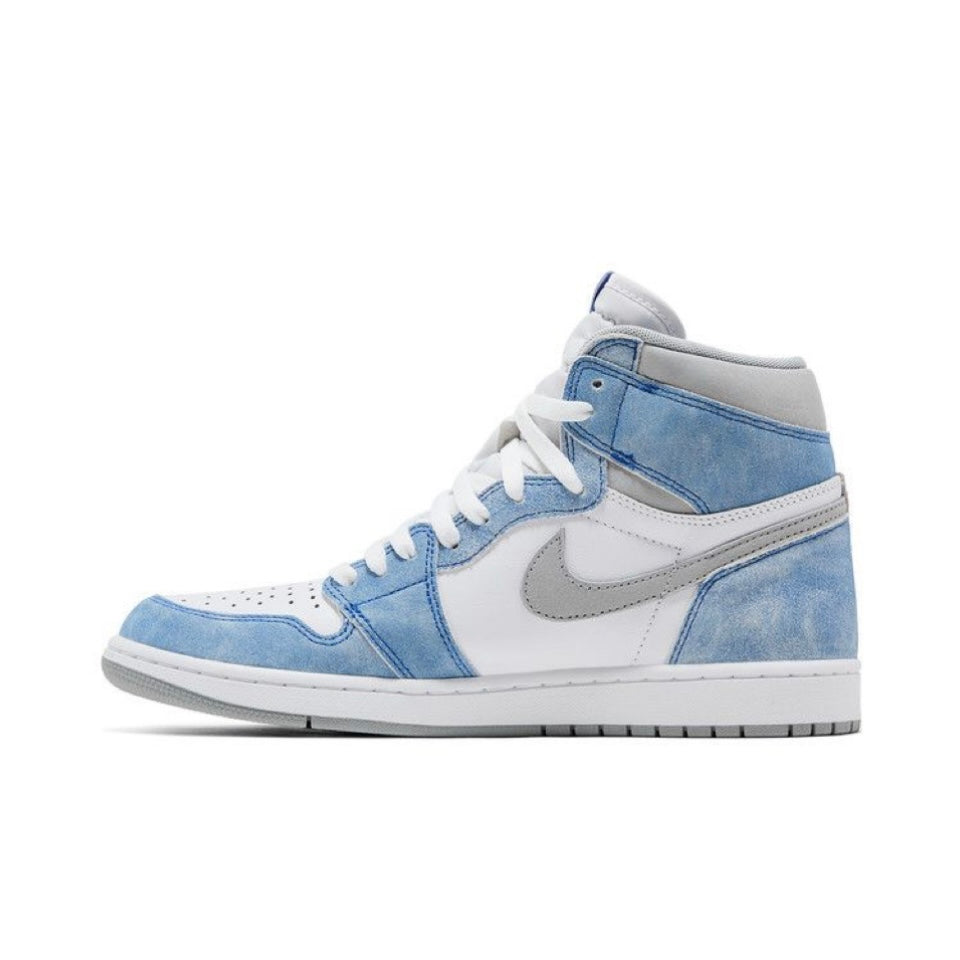 Air Jordan Retro 1 "Hyper Royal"